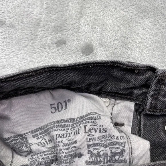 Levi's 501 Grey Wash Button Fly Straight Leg Distressed Hem Jeans Sz 27 Grunge - Picture 9 of 13
